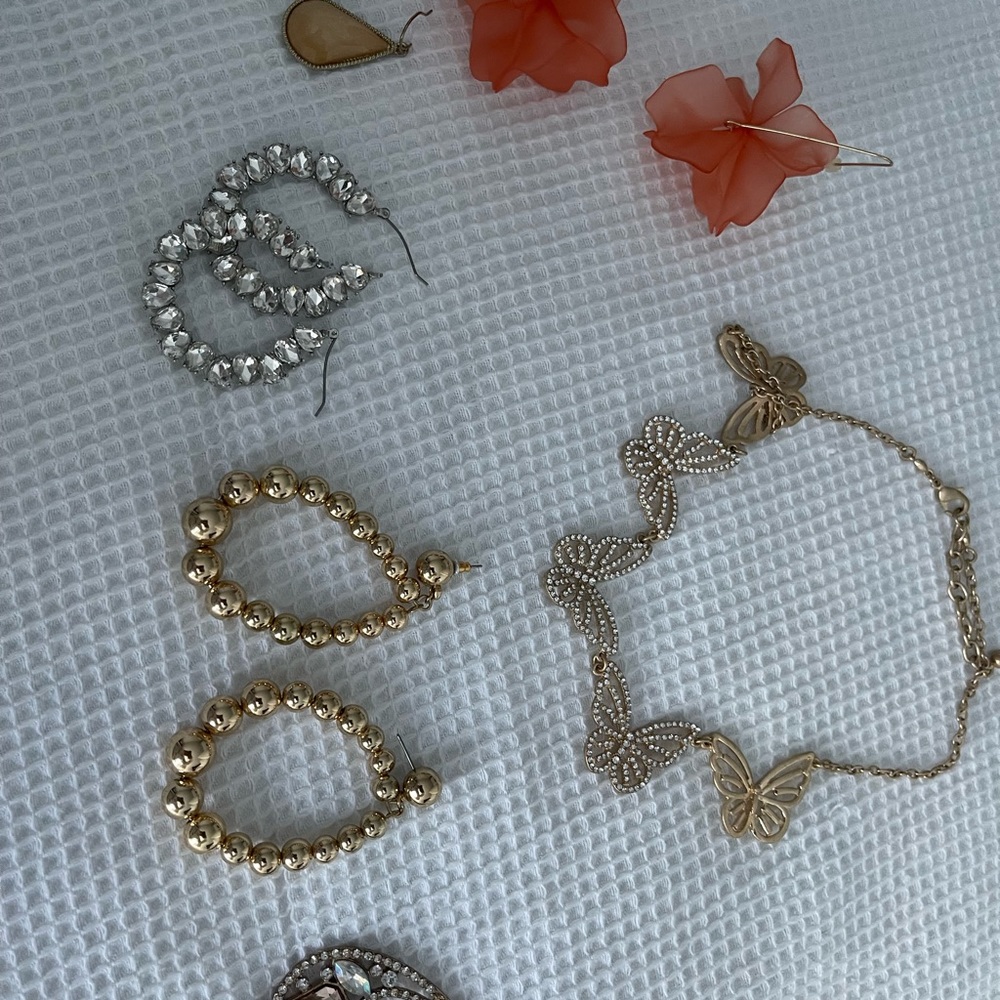 Bundle of cute jewelry!